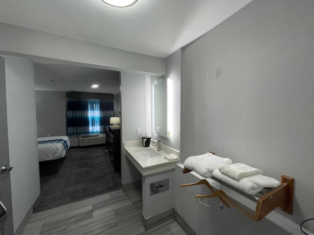 La Quinta Inn By Wyndham Indianapolis Airport Executive Dr Exteriér fotografie