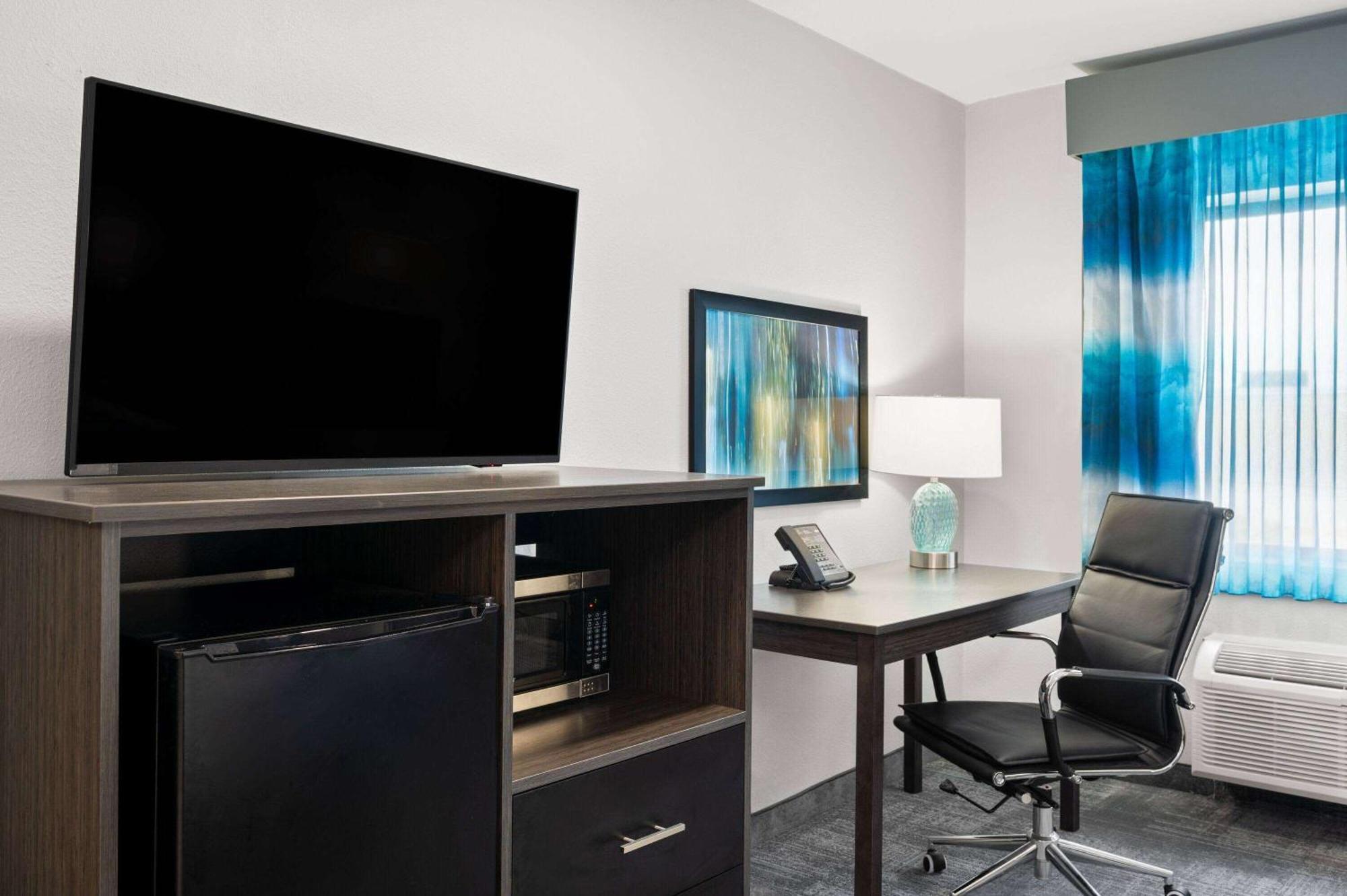 La Quinta Inn By Wyndham Indianapolis Airport Executive Dr Exteriér fotografie