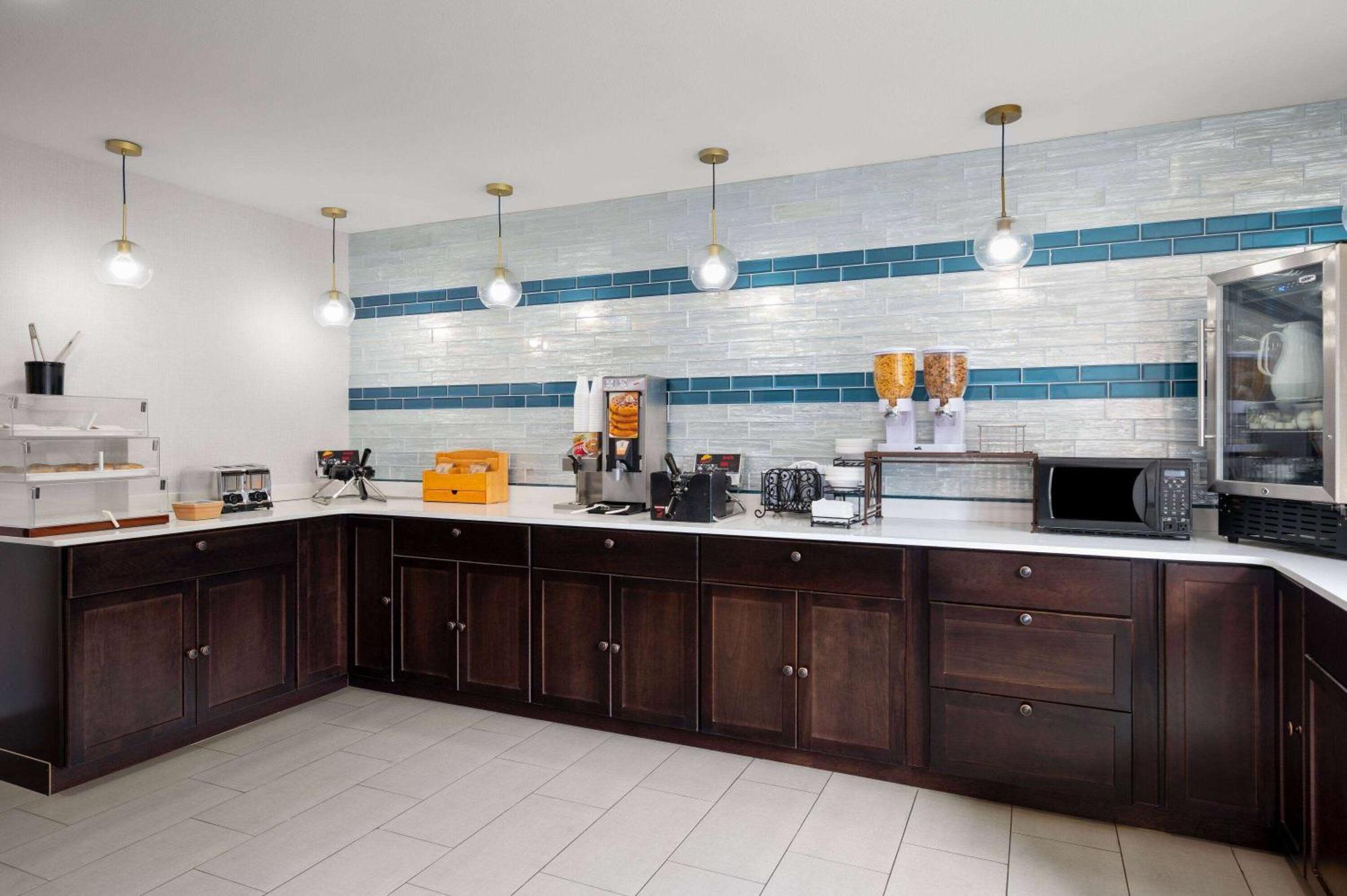 La Quinta Inn By Wyndham Indianapolis Airport Executive Dr Exteriér fotografie