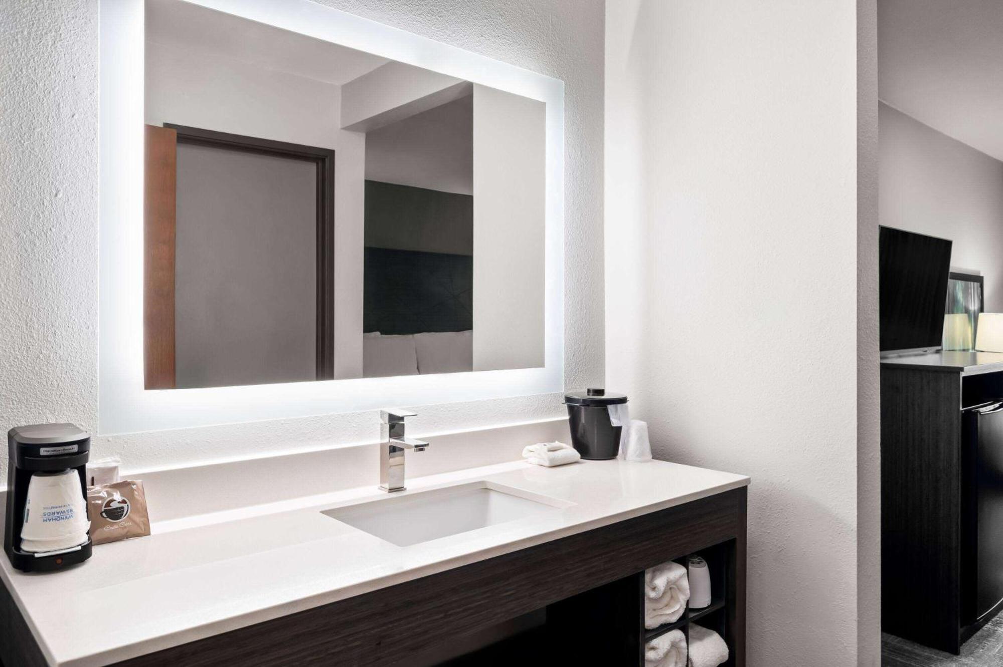 La Quinta Inn By Wyndham Indianapolis Airport Executive Dr Exteriér fotografie