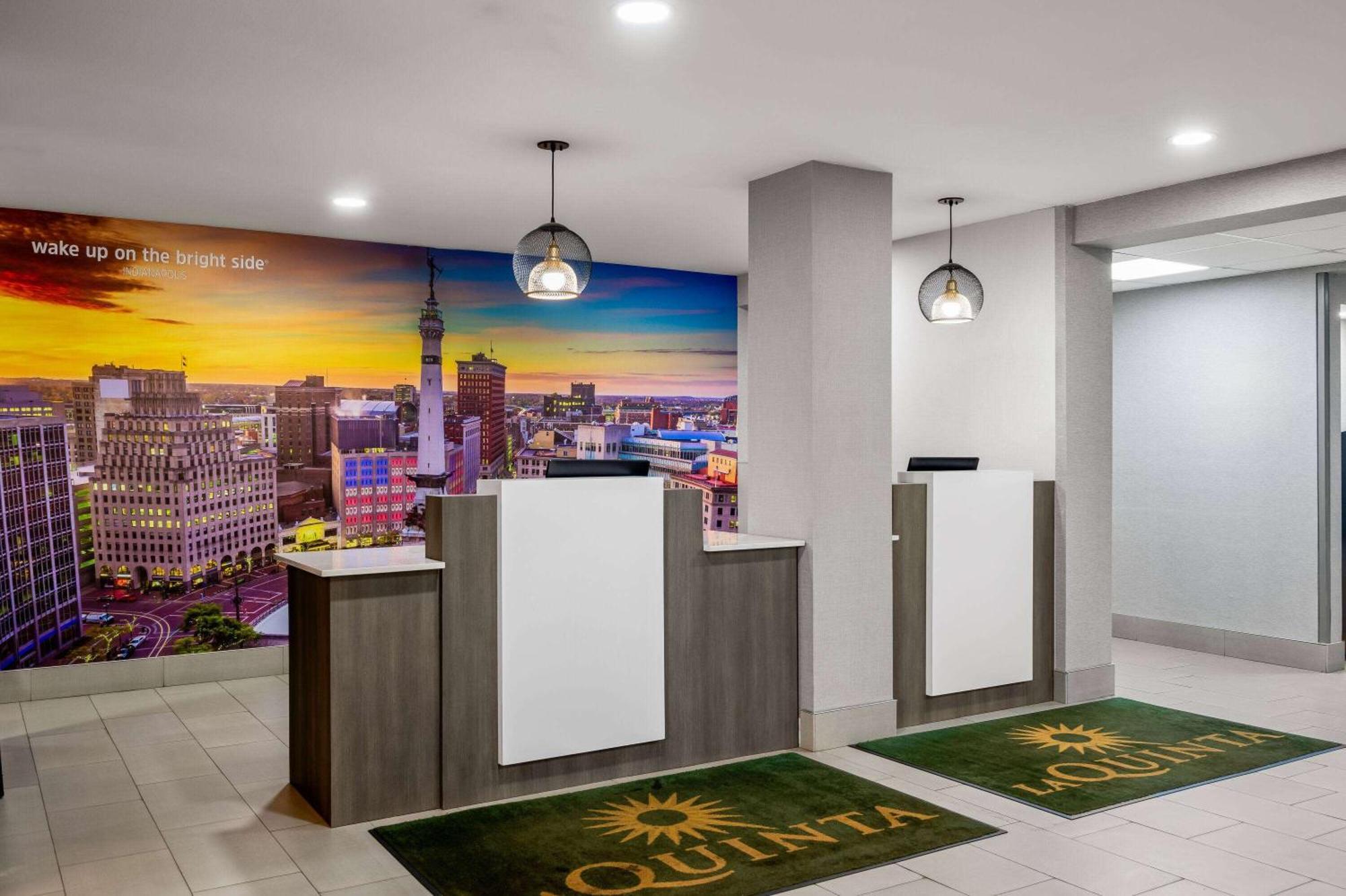 La Quinta Inn By Wyndham Indianapolis Airport Executive Dr Exteriér fotografie